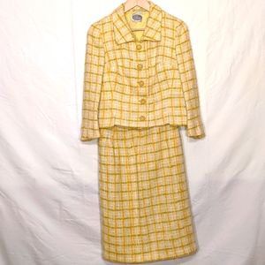 Vintage 60's yellow tweed suit from Silvia Mills in size 12